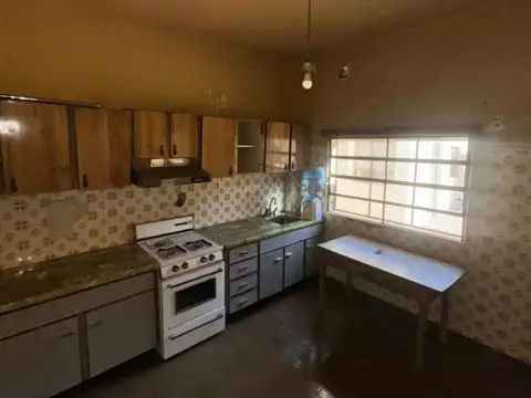 Casa 4 ambientes con 1 baño