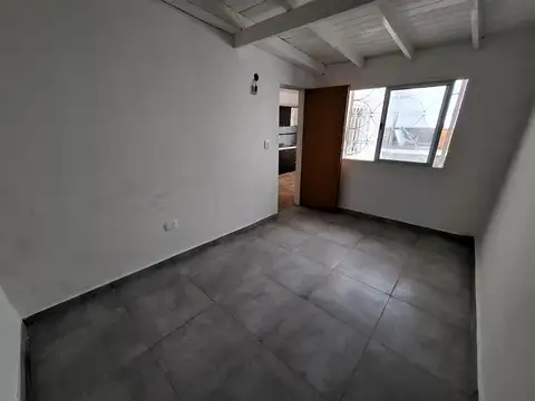   RESERVADO   2 AMB, X PAS, C/PATIO   SIN EXP  