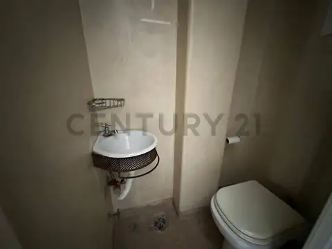 Hipólito Irigoyen , Piso 0