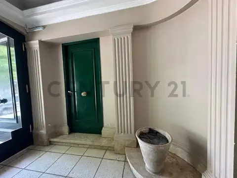 Hipólito Irigoyen , Piso 0