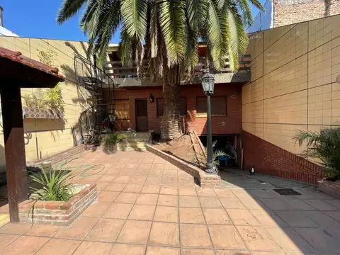 CASA 5 AMBIENTES COCHERA VILLA LUGANO APTO CREDITO