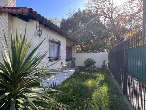 Casa 4 ambientes en venta en Berazategui