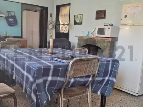 VENTA DE CASA A RECICLAR CON POTENCIAL FRENTE AL CPC PUYRREDON