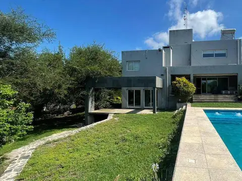Venta EXCLUSIVA CASA DE CATEGORIA 3 Dormitorios CON PILETA - El Talar, Mendiolaza, Cordoba