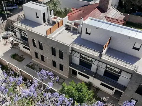 Departamento duplex con cochera