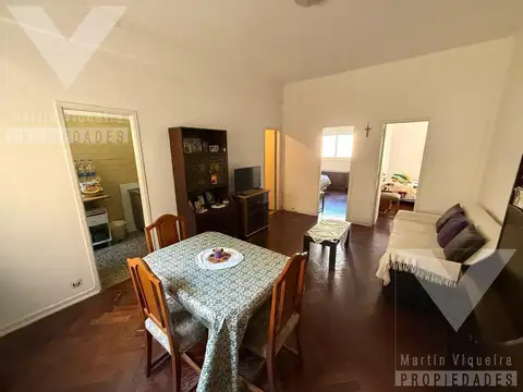 Tres ambientes amplios. Muy luminoso. Naón y García del Rio.