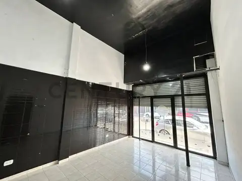 Local en Alquiler en Villa Luzuriaga, $ 550.000