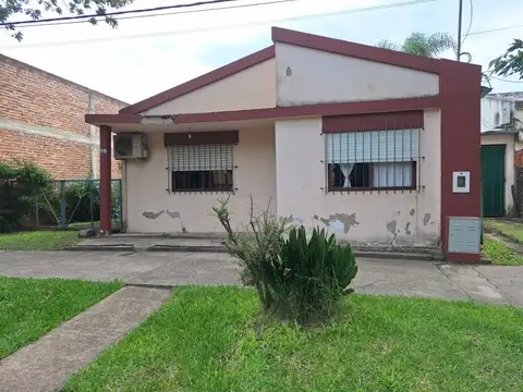 VENDO CASA EN VILLA ELISA