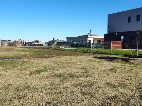 Lote Venta En Barrio Santa Elisa 200