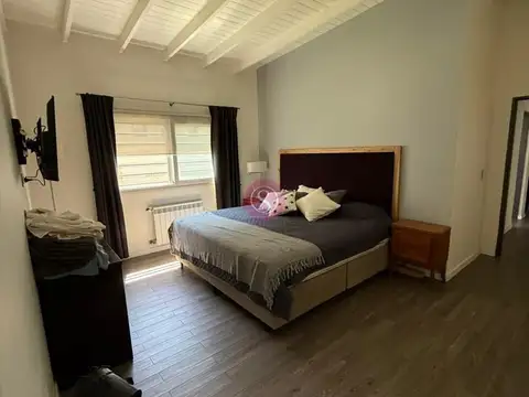 Casa 4 ambientes con 3 baños