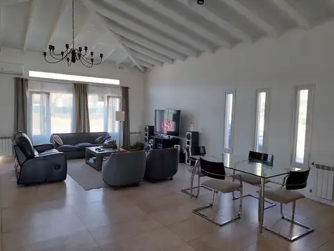 Casa Chalet  en Venta en Monet Barrio Privado, Campana, G.B.A. Zona Norte