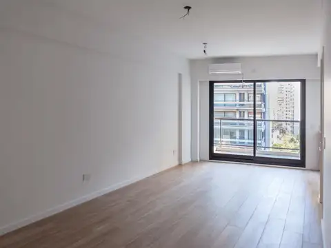 Av. Coronel Diaz al 2100, entre Juncal y Beruti