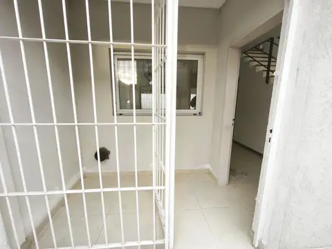 Depto Tipo Casa en Venta con 1 cocheras