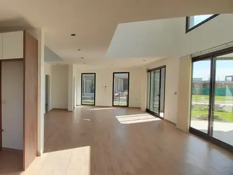 Casa en Venta en Puertos - Acacias, USD 400.000