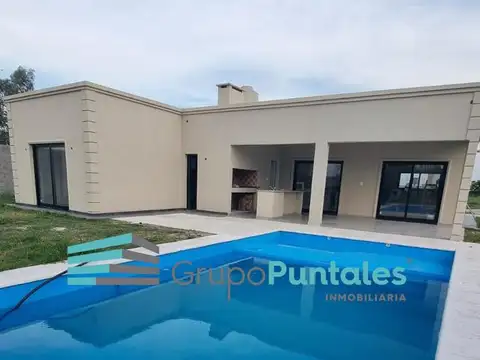 Casa en Venta con 2 cocheras