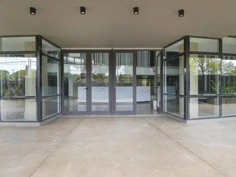 Alquiler oficina en San Isidro Plaza, Martínez