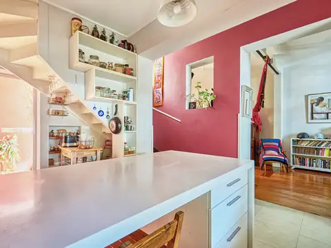 Casa Reciclada Súper Luminosa con Terraza, Parrilla y 4 Dorm.