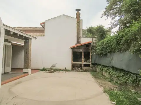 Casa 5 ambientes con 1 baño