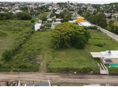 Lote de 924m2 con magnífica ubicación y disponibilidad de servicios! Av. Esteban Lonne y Gualeg...