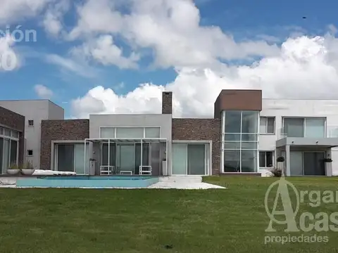 Punta del Este - Casa Venta - Barrio cerrado Laguna de los Cisnes - Punta Ballena