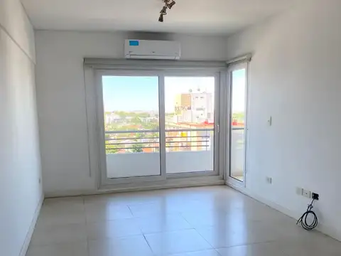 Departamento 2 amb en Olivos / La Lucila con cochera cubierta y baulera