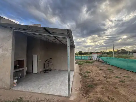 Terreno con pileta sobre Lia Martin