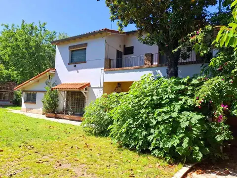 CASA 5 AMBIENTES VENTA LOMAS DE ZAMORA LOTE 800 M