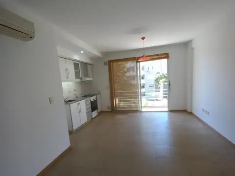 MONOAMBIENTE CFTE. C/ BALCON