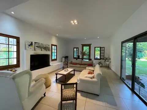 Casa en Venta en Bella Vista, USD 395.000