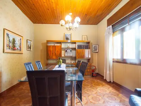 Casa 3 ambientes con 2 baños