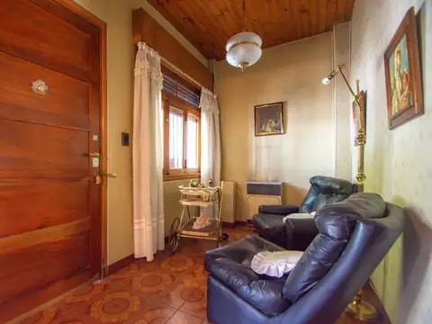 CASA 3 amb + Dpto 1 amb en VENTA en Mataderos LOTE