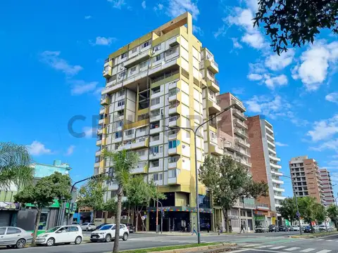 VENTA - COCHERA - PORTON ELECTRICO - ABASTO, ROSARIO