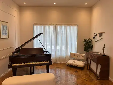 Casa 8 ambientes con 3 baños