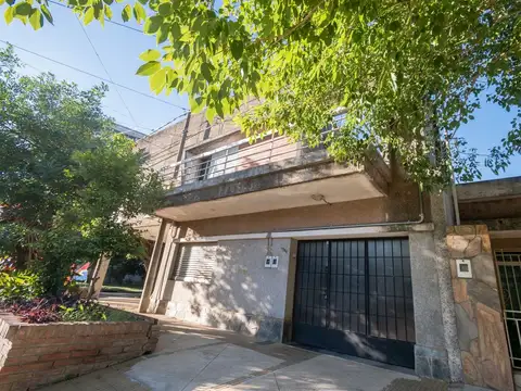 SE VENDE CASA + LOCAL COMERCIAL EN BARRIO CANDIOTI