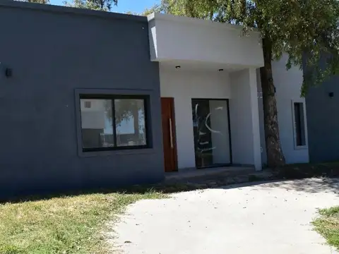 Casa 4 ambientes con 3 baños