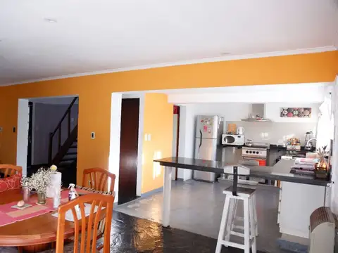 Casa Venta Gonnet 3 Dormitorios 2 Baños Parque