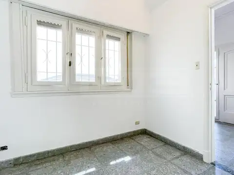 Casa en Alquiler con 1 cochera