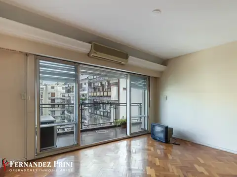 Departamento 3 ambientes con dependencia de servicio