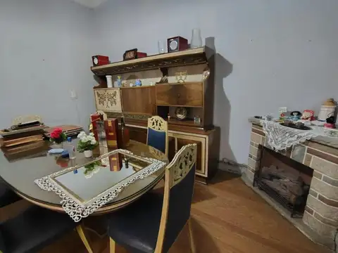 Depto Tipo Casa en Venta 80 años