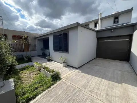 VENTA CASA 4 DORMITORIOS - APTA CREDITO - MATIENZO