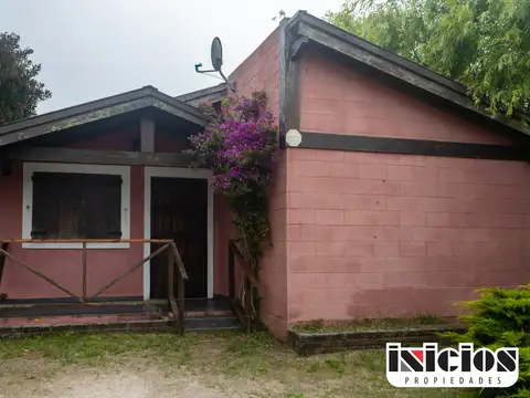 Chalet: Storni antesq. Yrigoyen - C261