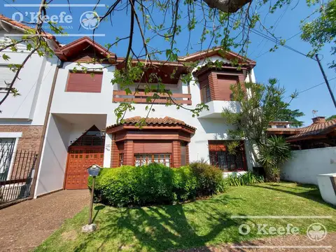 Casa de 6 ambientes en venta - Barrio Parque Bernal