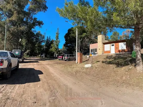 Casa 6 ambientes con 2 baños