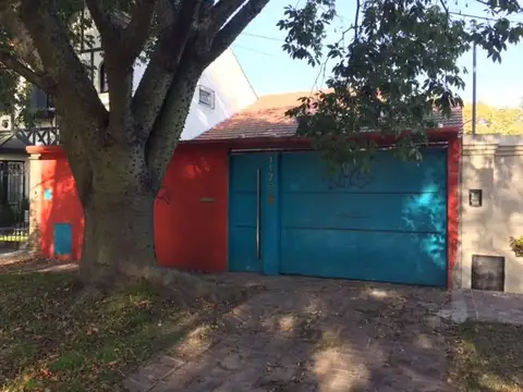INTERESANTE CASA A TERMINAR SOBRE LOTE DE 433MTS2