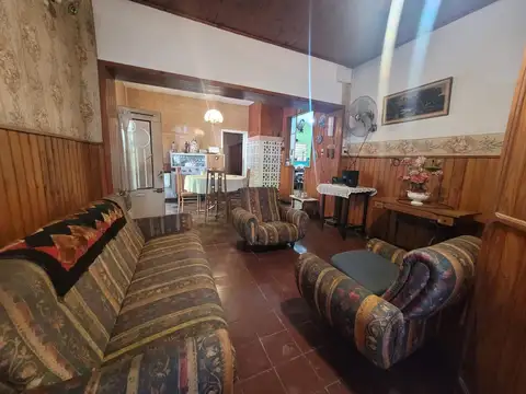 Casa 4 ambientes con 1 baño