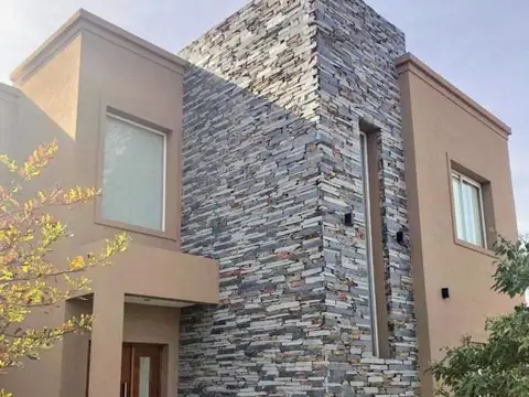 Venta - Casa en Barrio Los Arces - Pilar APTO CRÉDITO