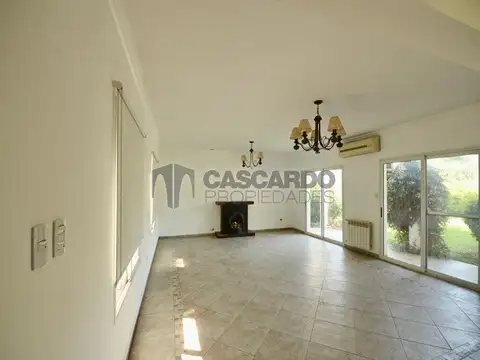 Casa 5 ambientes con 4 baños