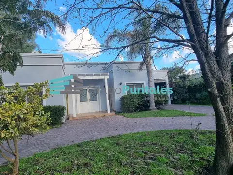 Casa en venta en una planta en Barrio El Rocío, Canning, con escritura apto crédito