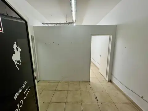 Local en Venta 65 años