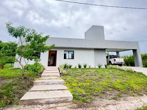 Casa 3 Dormitorios, Barrio privado Catalinas Country